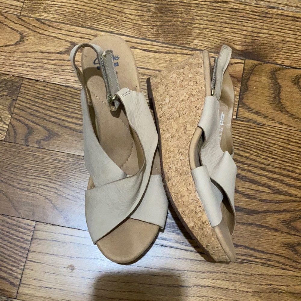 Clark’s wedges / Tan - used